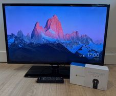 Samsung 32-Inch HD TV & Chromecast