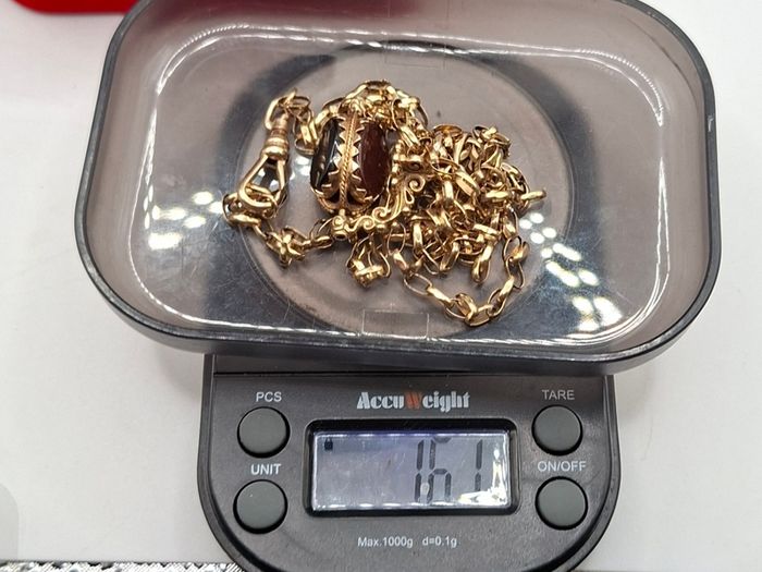 9ct yellow gold spinning fob necklace