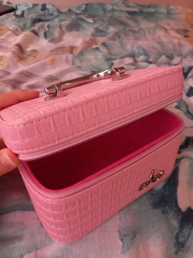 Makeup bag / cosmetic bag