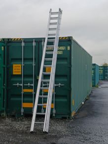 ladders triple extension 17rung excellent condition