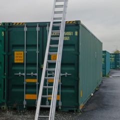ladders triple extension 17rung excellent condition