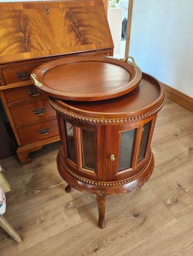 drinks cabinet