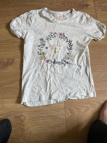 girls tshirt age 8-10