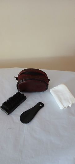 Vintage Travel Shoe Care Kit. Bag, brush, Shoe horn, cloth.