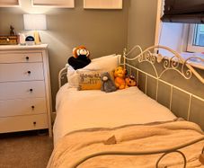 Gorgeous Laura Ashley day bed with trundle bed