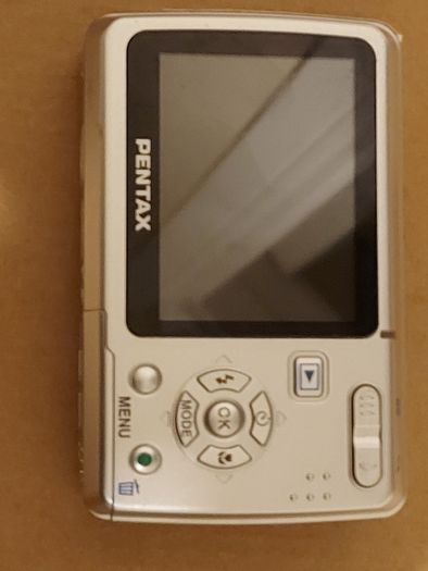 Pentax Optio E40, 8.1 megapixels, Takes 2 AA Batteries, working great and in excellent cosmetic condition