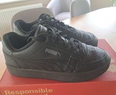 Black puma shoes