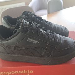Black puma shoes