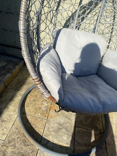 Egg chair - Works well needs TLC