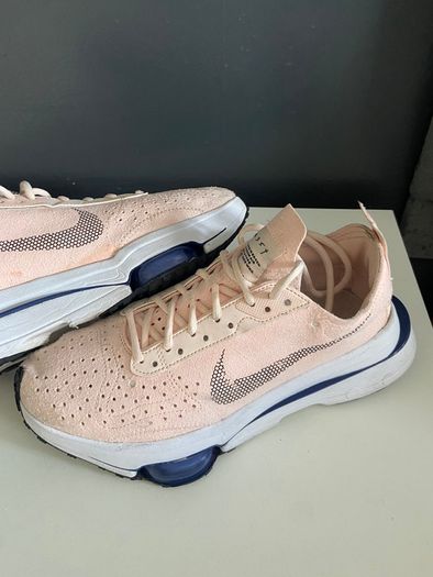 NIKE runners