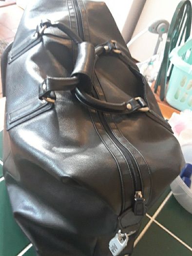 Luxury Leather big hand bag for sale.In good condition.