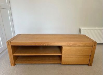 Solid oak TV unit / media stand in very good condition