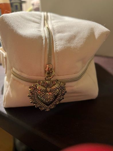 Dolce & Gabbana Devotion perfume (50 ml) + wash bag bundle