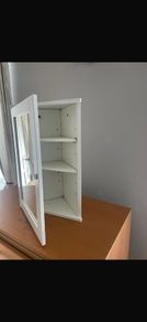 Corner bathroom toiletries unit