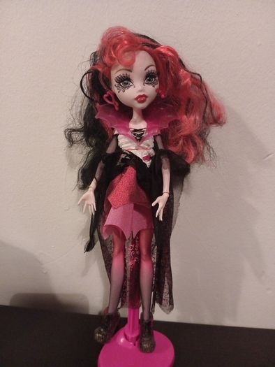 Draculaura 2008  first wave ghouls doll