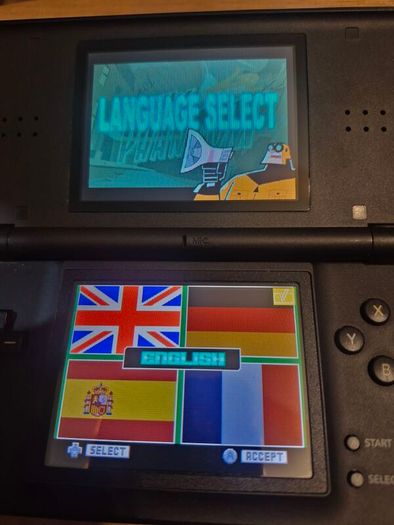 Nintendo DS Lite + Charger + Games