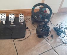 Logitech G29 Driving Force Racing Wheel