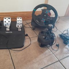 Logitech G29 Driving Force Racing Wheel