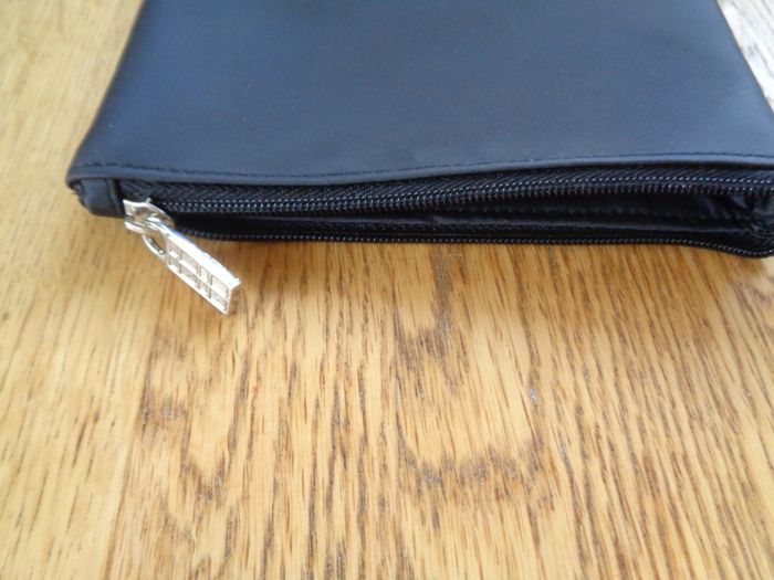 "Elizabeth Arden" Black Cosmetic Bag for Sale