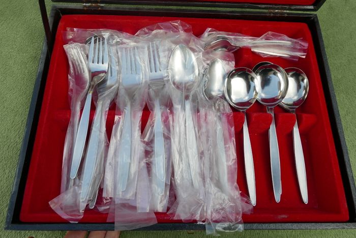 Vintage "Countess"  Silverware Set Service