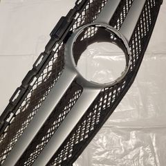 car partsGenuine Mercedes W205 Front Grill  Excellent Condition