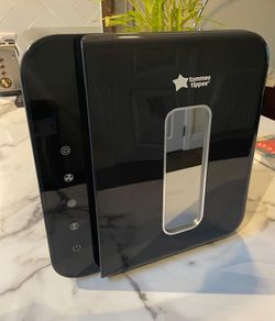 Tommee Tippee Ultra UV Steriliser Dryer in Black