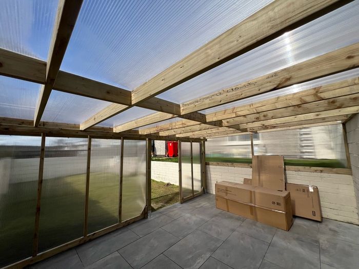 Pergola / lean to house / side passage roof