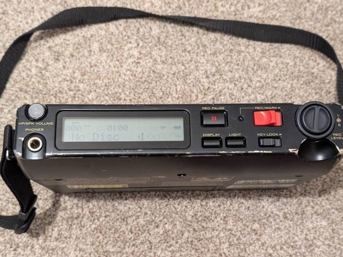 Marantz PMD650 portable MiniDisc recorder