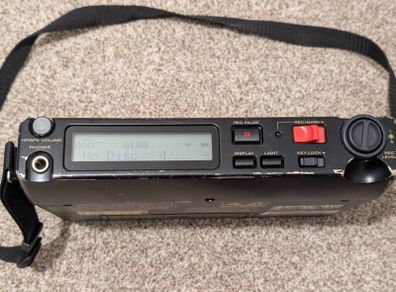Marantz PMD650 portable MiniDisc recorder