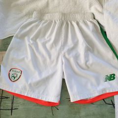 Ireland Home Football Shorts 2016 to 2017 Medium Adult New Balance