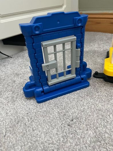 VTech Toot-Toot Drivers Police Station Playset Track & Jail Cell