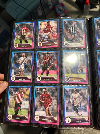 football cards + binders (offers Welcome )