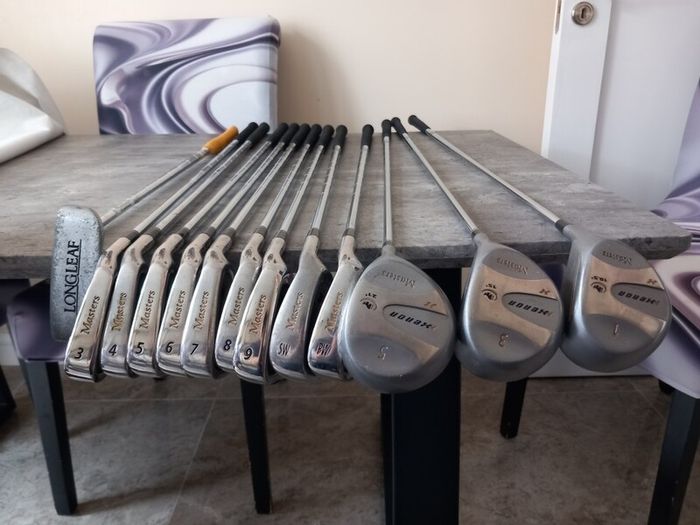 Masters Lady's golf clubs and bag.