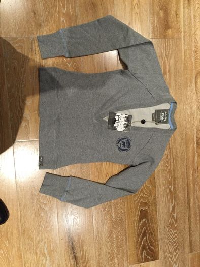 BNWT Grey Fila V Neck Sweatshirt Size 10 (Small)