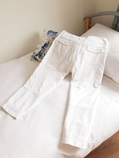 White 3/4 Length Trousers - Size 14