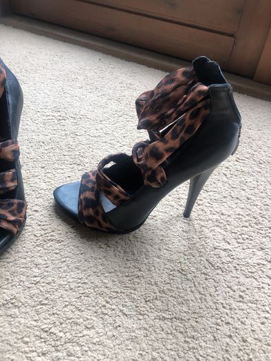 guess high heels