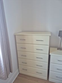 Chest of drawers