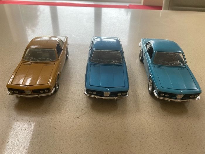 BMW 3.0 CS scale 1/24 lot of three Burago