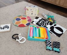 Lovevery Looker Play Kit 0-12 weeks
