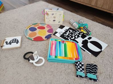 Lovevery Looker Play Kit 0-12 weeks
