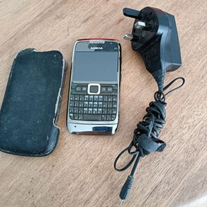 Vintage Nokia E71 - Unlocked - Grey Steel - With Original Charger & Case (Tested)