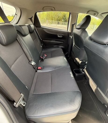 2013 automatic petrol hybrid toyota yaris