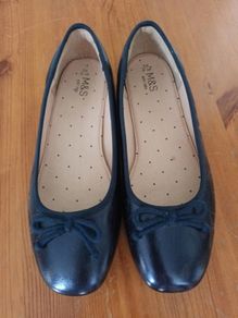 Girls shoes size 4