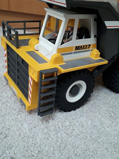 Playmobil Heavy Duty Dump Truck