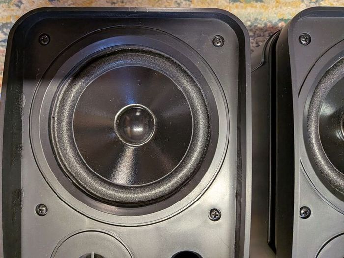 Behringer Monitor Speakers 1C
