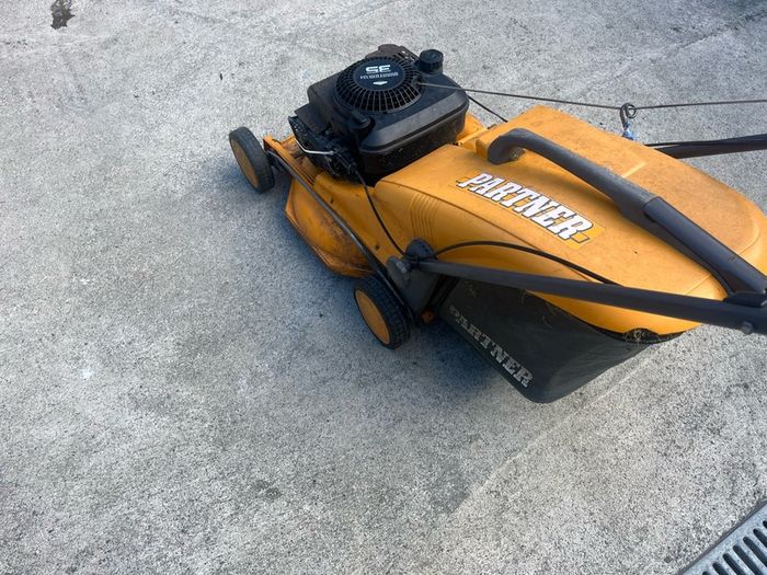partner lawnmower