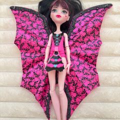 Monster High Draculaura Doll Ghoul to Bat Transformation Fold Out Wings Used Please see photos