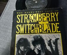 strawberry Switchblade 7 in single