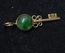 Vintage 14ct Gold 585 Green Stone Key Pendant Charm