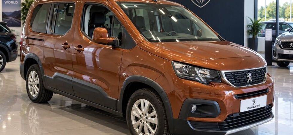 Peugeot Rifter taxi spec WAV, 6 seater LWB
